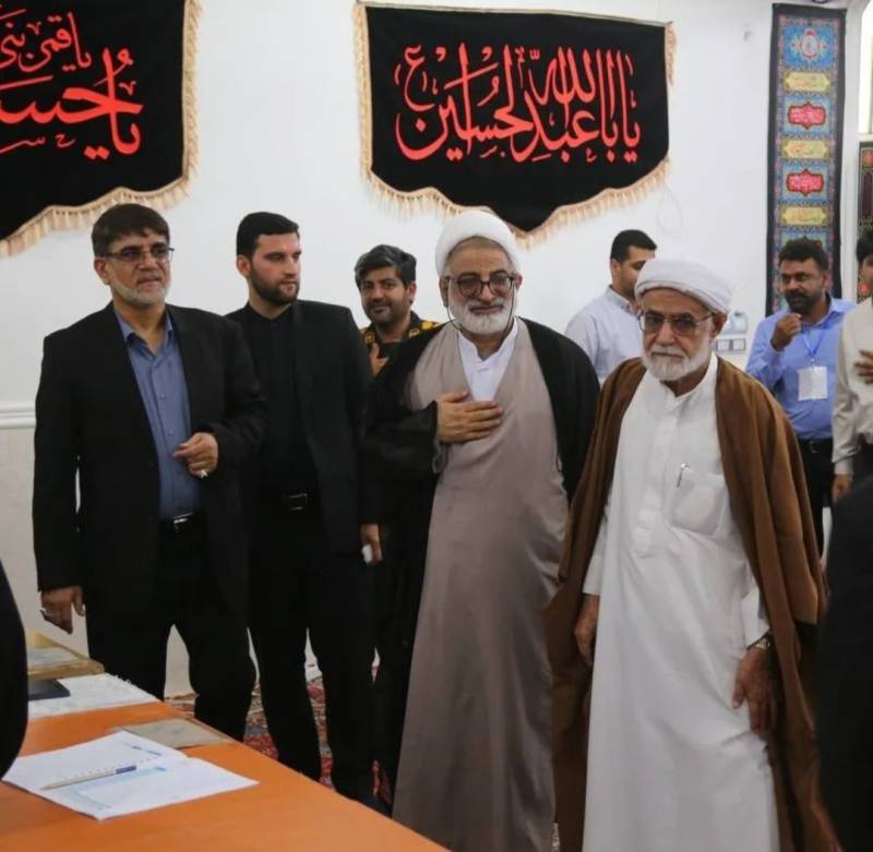 بازدید فرماندار از شعب اخذ رای