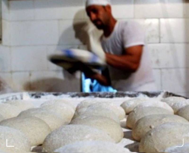 الزام واحدهای نانوایی استان بوشهر به استفاده از خمیر مایه در پخت نان