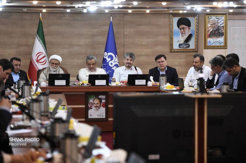 رفع مشکلات کارکنان سکوهای نفتی با همه توان پیگیری می شود
