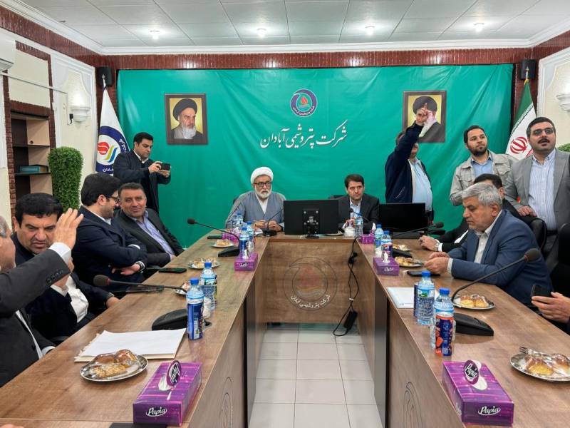 استقبال  موالی زاده استاندار خوزستان از هیئت اعزامی کمیسیون انرژی در آبادان