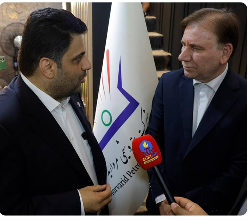 بازدید استاندار بوشهر از غرفه پتروشیمی مروارید در نمایشگاه بین‌المللی نفت، گاز و پتروشیمی
